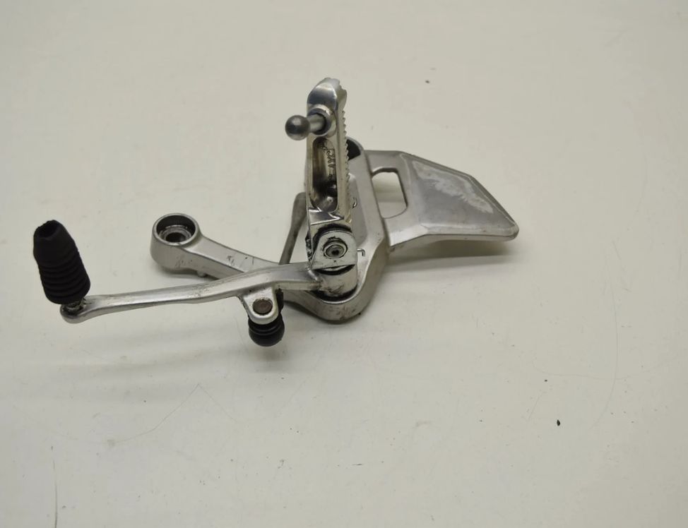 YAMAHA MT 1 generation (2017-2024) Front left side footrest peg hanger  25949186