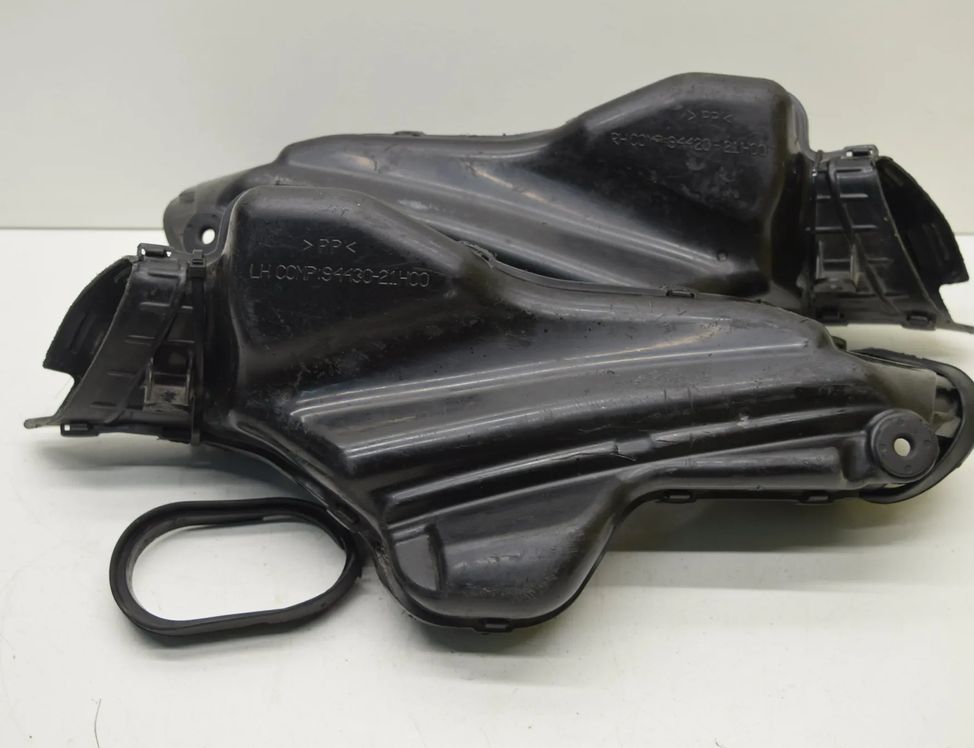 SUZUKI GSX-R A (2008-2016) Комплект воздуховодов 94430-21H00,94420-21H00 26352560