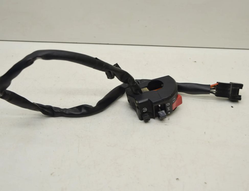 SUZUKI DL E70 (2006-2013) Right side switch gear RH 26579099