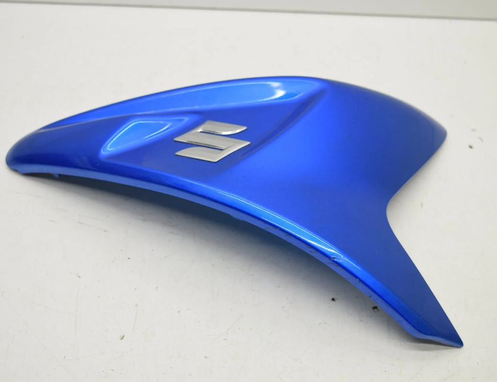 SUZUKI GSX-R Обтекатель крышки топливного бака 44281-14J0 28198860