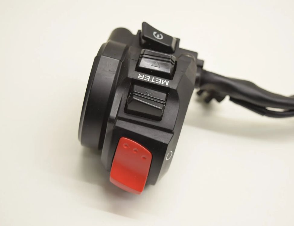 SUZUKI GSX-R Правый боковой переключатель передач 29957509