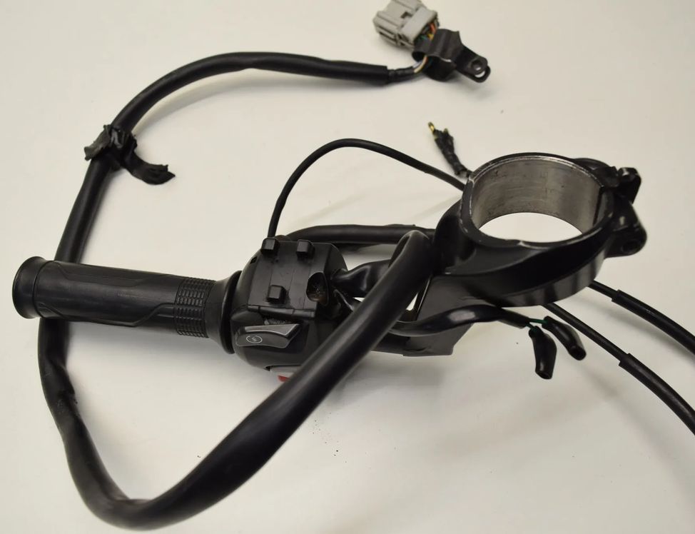 HONDA VFR 4 generation (2006-2015) Right side handlebar clip on RH 30447782