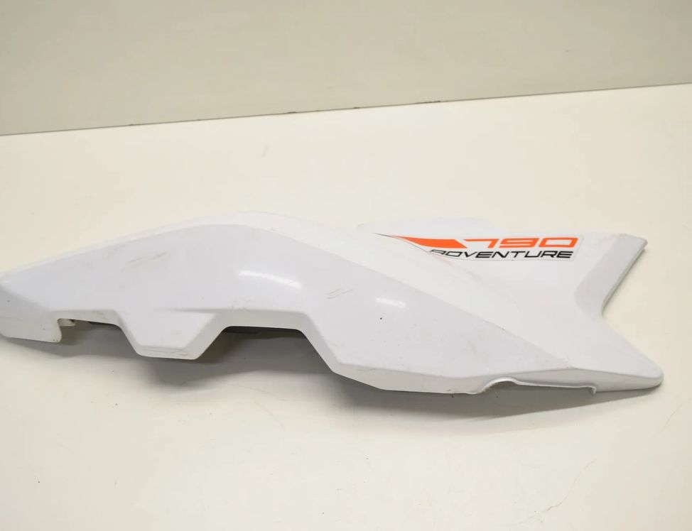 KTM ADVENTURE T5 (2003-2015) Кожух заднего правого обтекателя 635.08.042.000 31462712