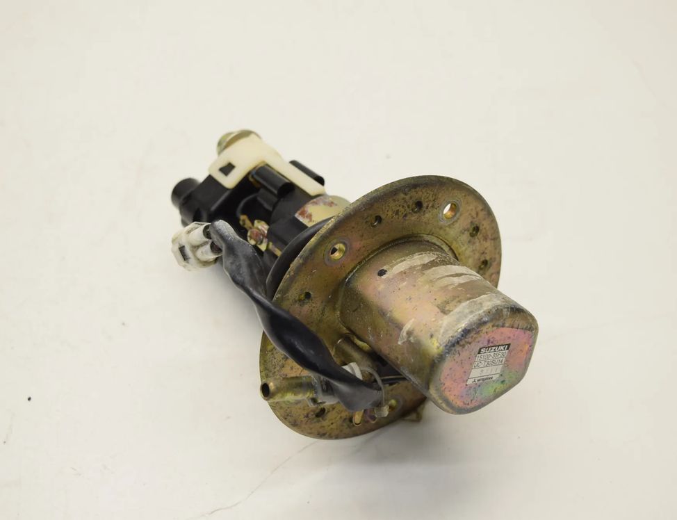 SUZUKI GSX-R Топливный насос 15100-35F30 32801083