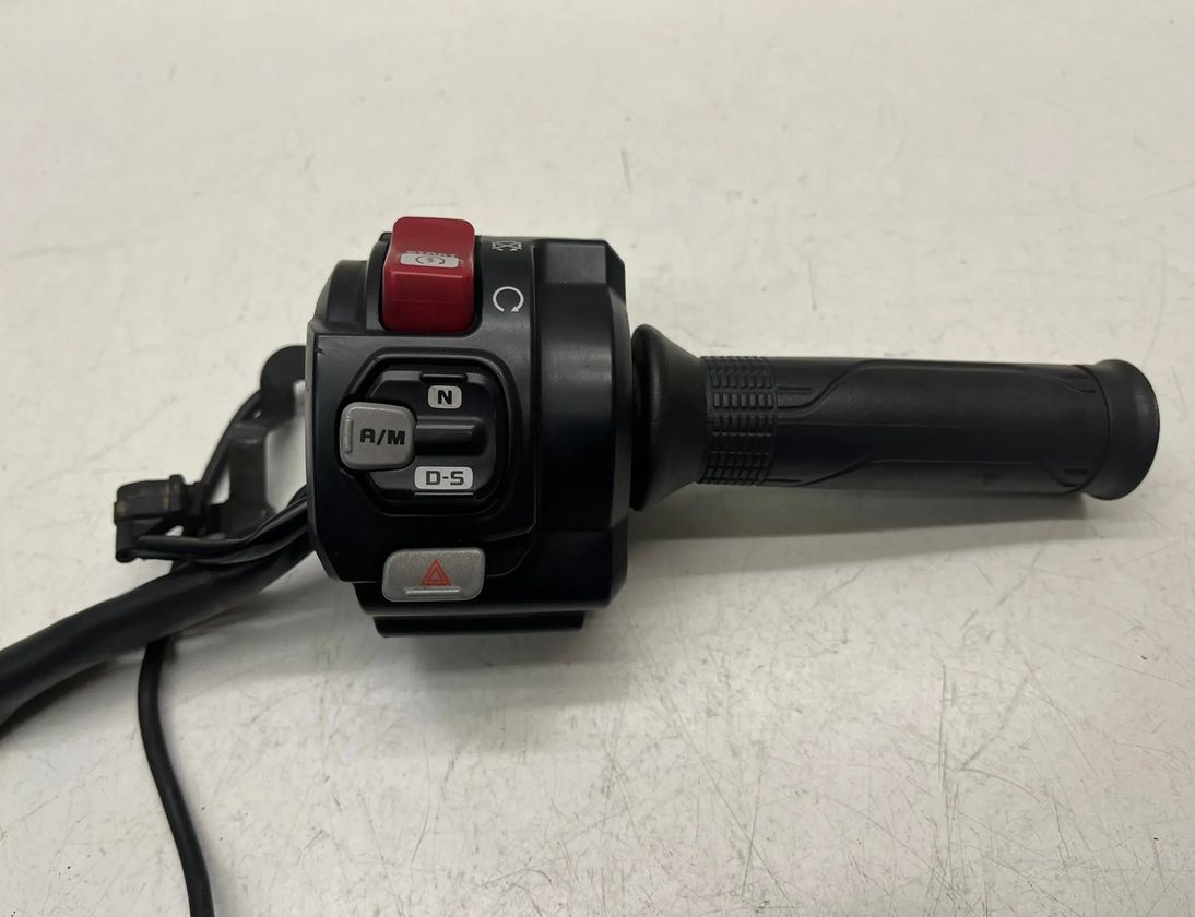 HONDA CRF (2000-present) Правый боковой переключатель передач 32862278