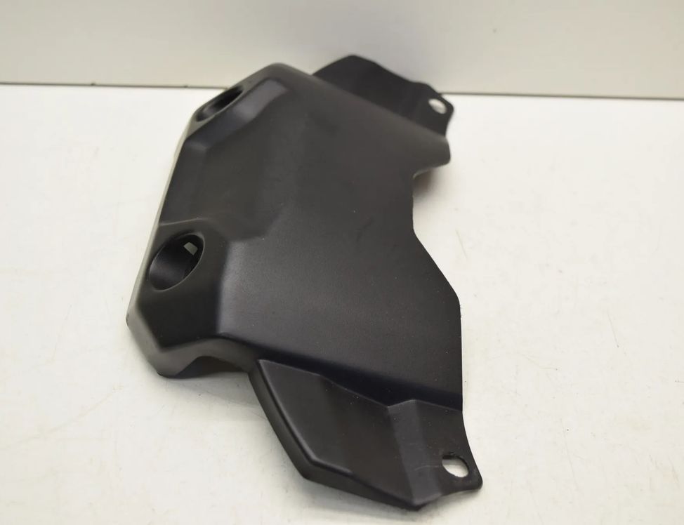 YAMAHA MT Накладка передней внутренней крышки капота 32876488