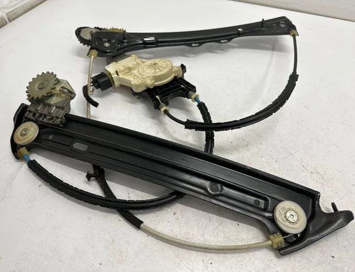 BMW 4 Series F32/F33/F36 (2013-2020) Стеклоподъемник передней правой двери 7281623 22185703