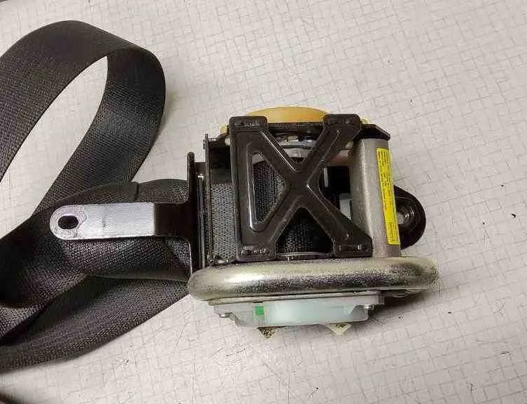 OPEL Insignia A (2008-2016) Ремень безопасности передний правый 5056C3F1Q1,200379B9,2031354AA0,5010C371XK,31567156,306302399P19,306981299P10,6009173,305536910,3063932AA,13JE27542U 32562456