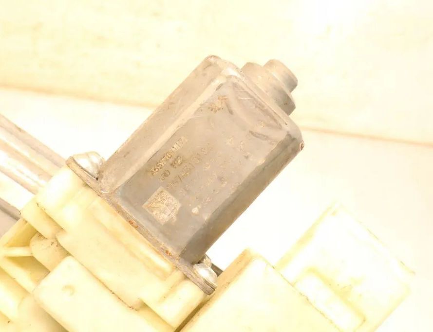 PEUGEOT 308 T9 (2013-2021) Стеклоподъемник задней левой двери 32910538