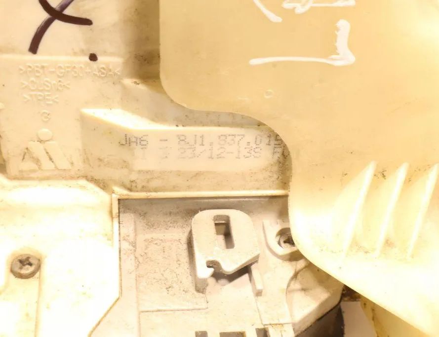 AUDI A4 B8/8K (2011-2016) Замок двери передний правый 32910556