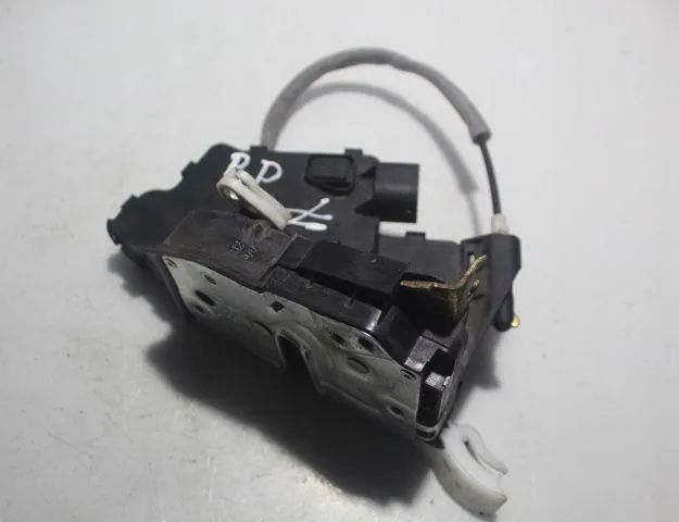 BMW 3 Series E46 (1997-2006) Front Right Door Lock 32923495