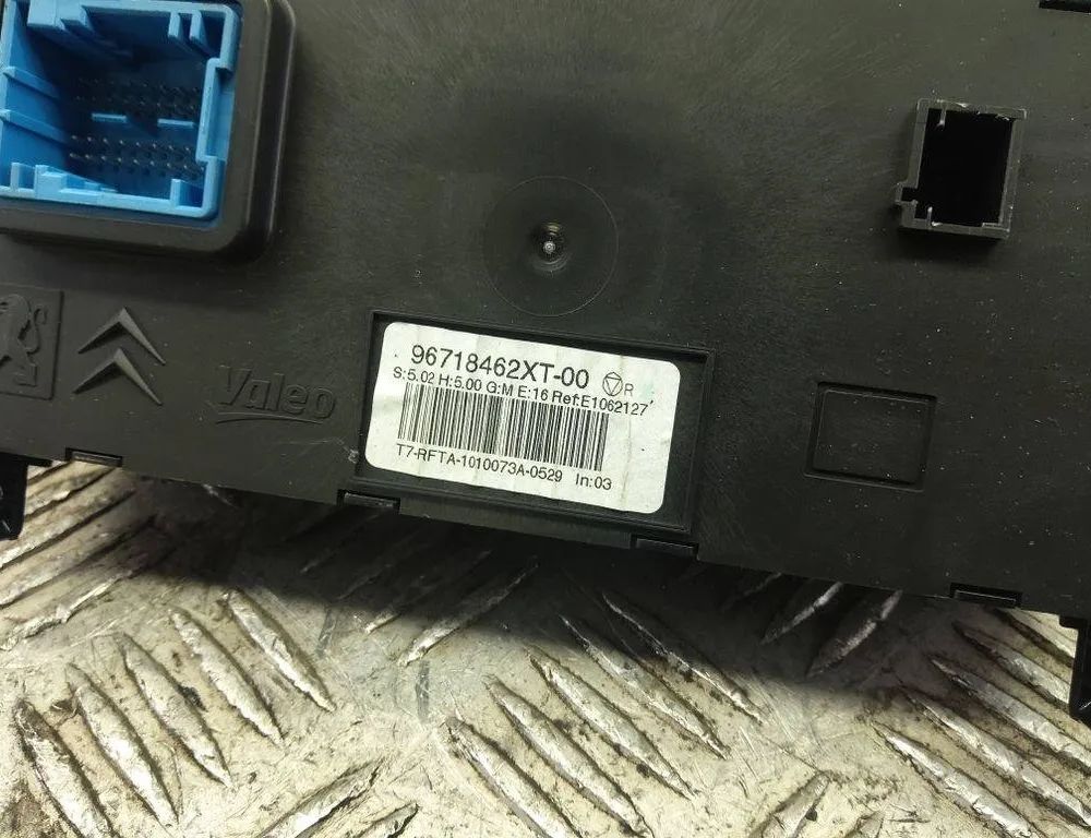 PEUGEOT RCZ 1 generation (2010-2014) Other Control Units 96718462XT 30999598