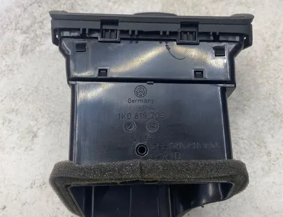 VOLKSWAGEN Golf 5 generation (2003-2009) Вентиляционные отверстия в приборной панели 1K0819709 36158717