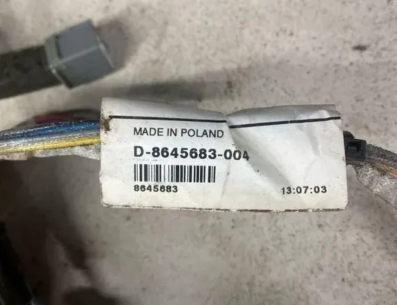 VOLVO XC70 2 generation (2000-2007) Дверные кабели задние правые 8645683 36174307