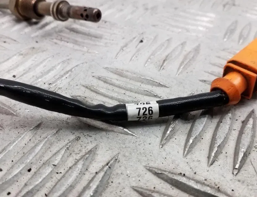 SKODA Octavia 3 generation (2013-2020) Exhaust gas temperature sensor 04L906088B,726 34749843