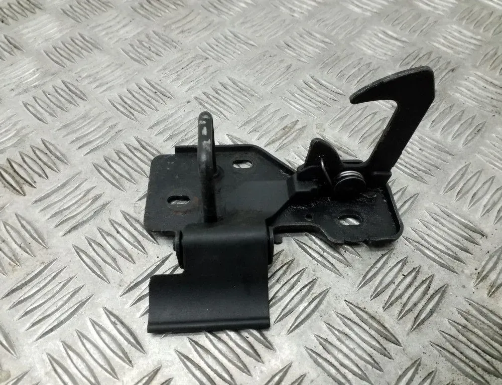 SEAT Altea 1 generation (2004-2013) Крюк капотa 5P0823480 34709227