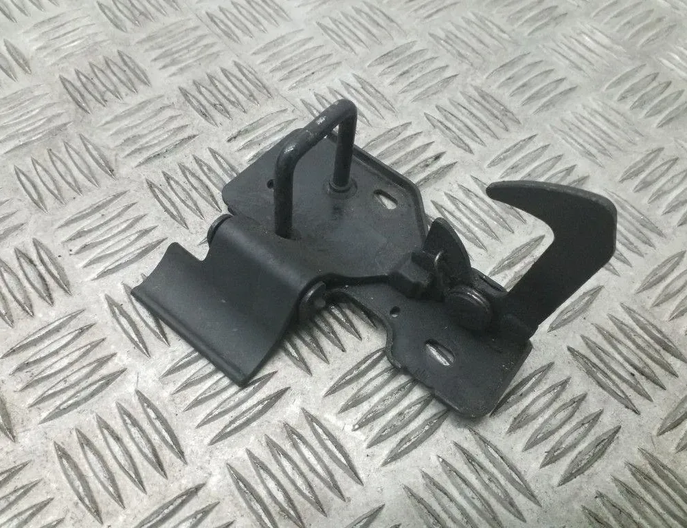 SEAT Altea 1 generation (2004-2013) Крюк капотa 5P0823480 34726661