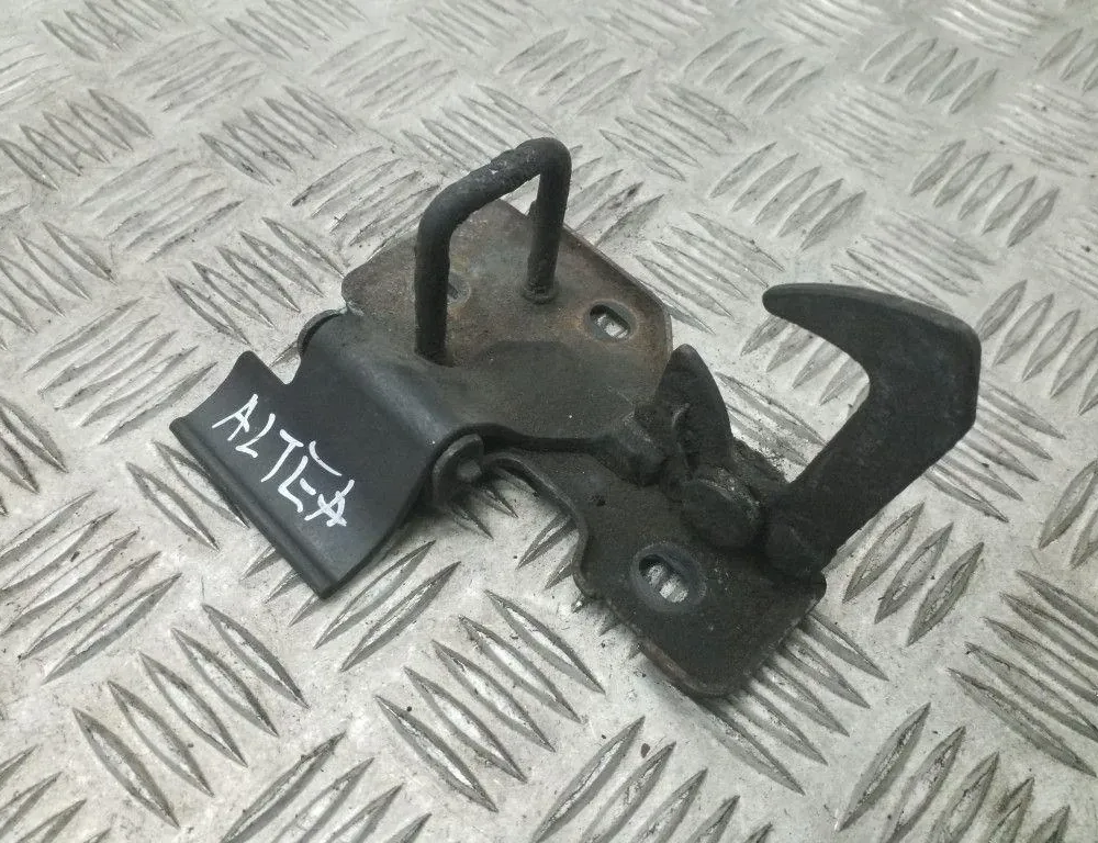 SEAT Altea 1 generation (2004-2013) Bonnet Safety Latch 5P0823480 34735664