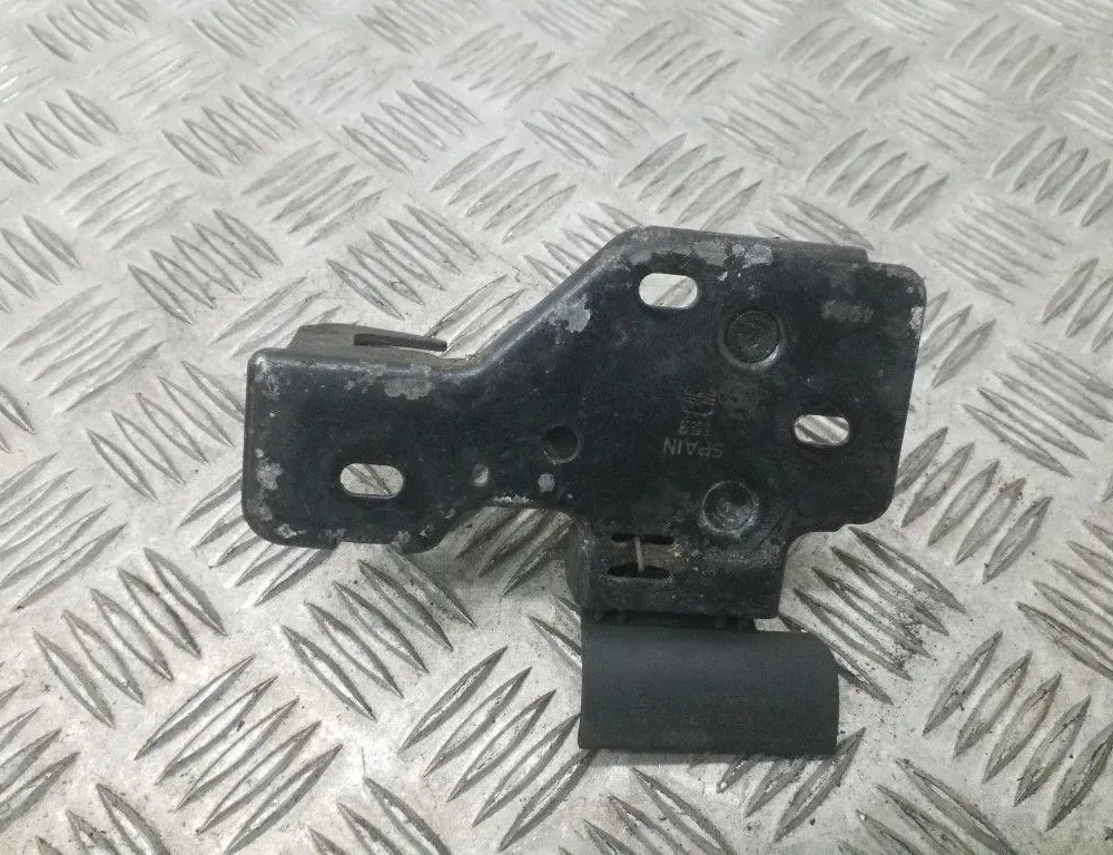 SEAT Altea 1 generation (2004-2013) Bonnet Safety Latch 5P0823480 34737512