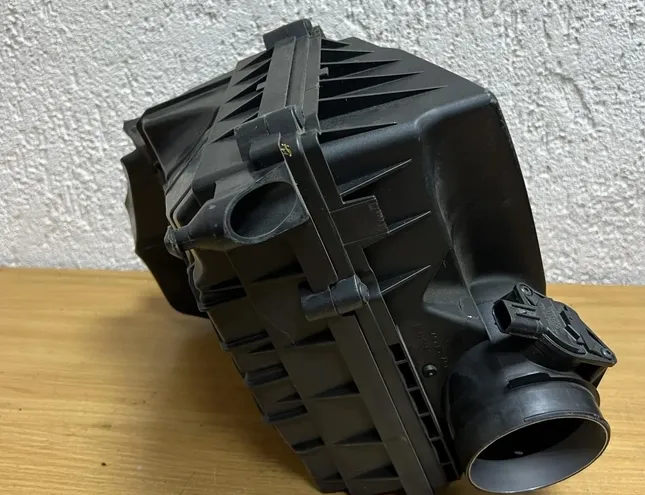 VOLVO XC90 1 generation (2002-2014) Air Filter Box #F1897,31430000 25403270