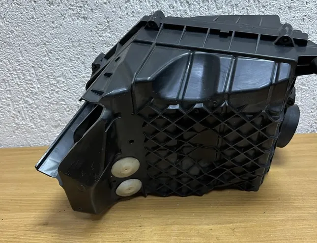 VOLVO XC90 1 generation (2002-2014) Air Filter Box #F1897,31430000 25403270