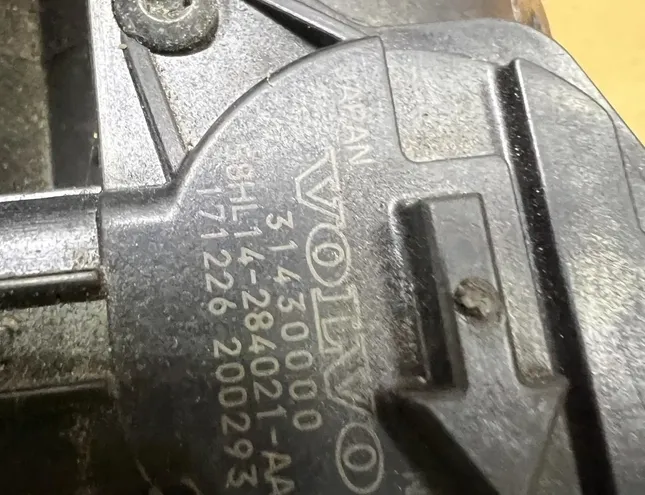 VOLVO XC90 1 generation (2002-2014) Air Filter Box #F1897,31430000 25403270