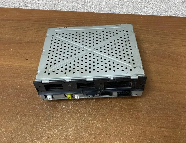 AUDI A6 C6/4F (2004-2011) Music Player Without GPS 6394J,057628466,4E0910541,#G711,4F0035541 25826890