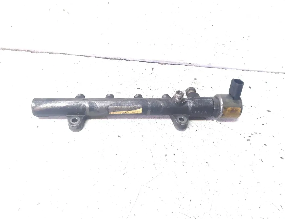 MERCEDES-BENZ C-Class W204/S204/C204 (2004-2015) Fuel Rail 9307Z522A 34844314