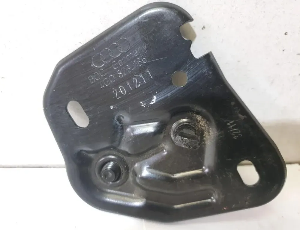 AUDI A6 C7/4G (2010-2020) Замок капота правый 4G0823186 31356761