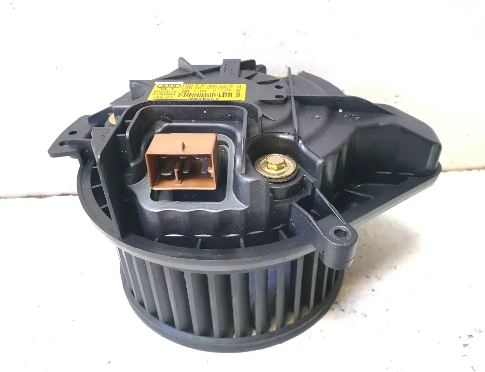 AUDI A4 B6/8E (2000-2005) Нагревательный вентиляторный моторчик салона 8E1820021E 33817916