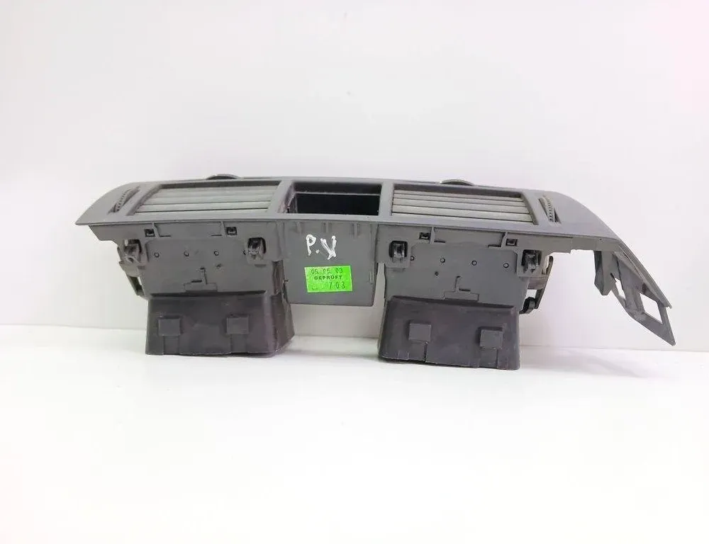 OPEL Ampera Вентиляционные отверстия центральной консоли 464652911 31279018