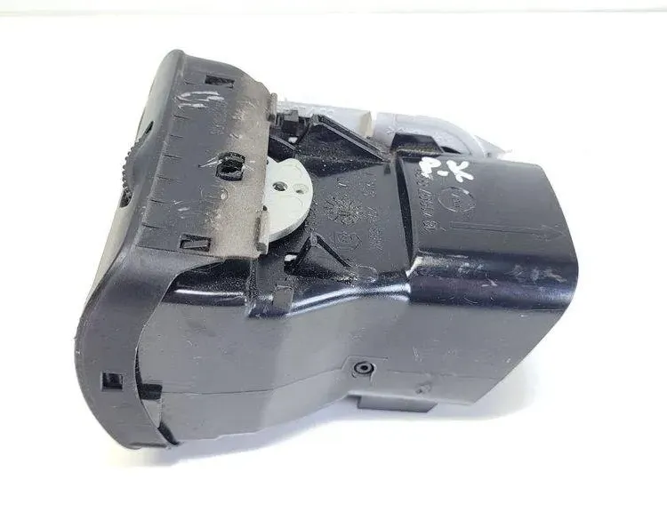 VOLKSWAGEN Passat B5 (1996-2005) Вентиляционные отверстия в приборной панели 3B0819703D 31279209