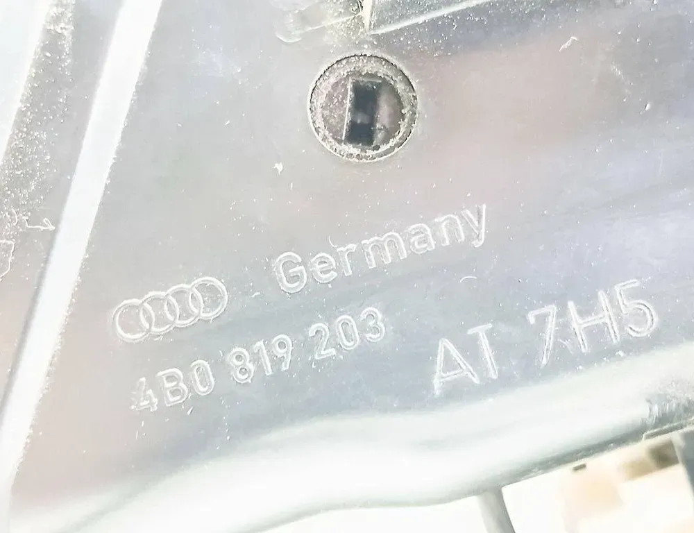 AUDI A6 C8/4K (2018-2024) Задняя воздушная решётка 4B0819203 31334669