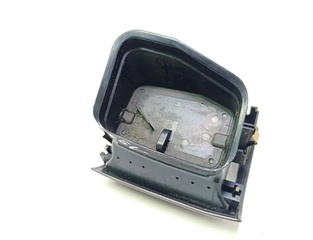 AUDI A6 C6/4F (2004-2011) Задняя воздушная решётка 4B0819203 31399011