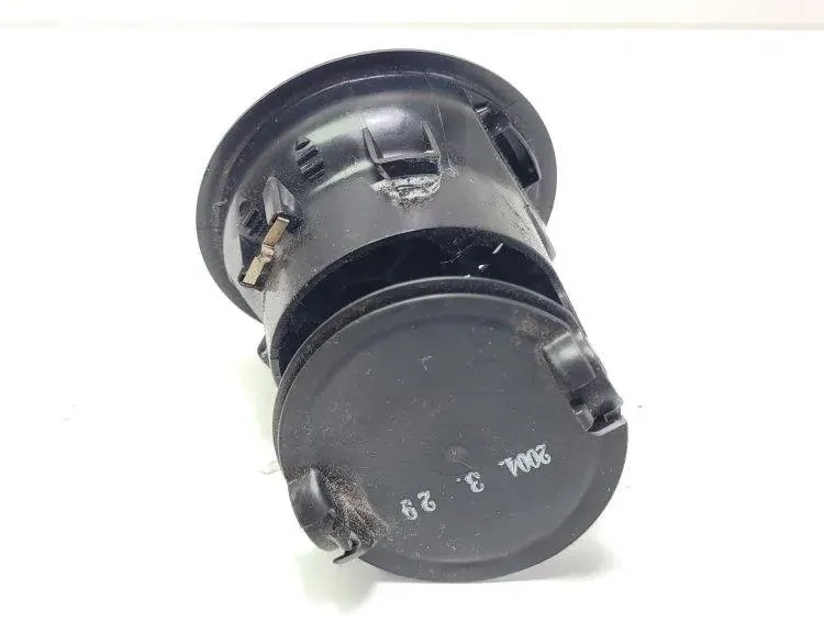 MAZDA 3 BK (2003-2009) Вентиляционные отверстия центральной консоли BP4KGM731 31404187