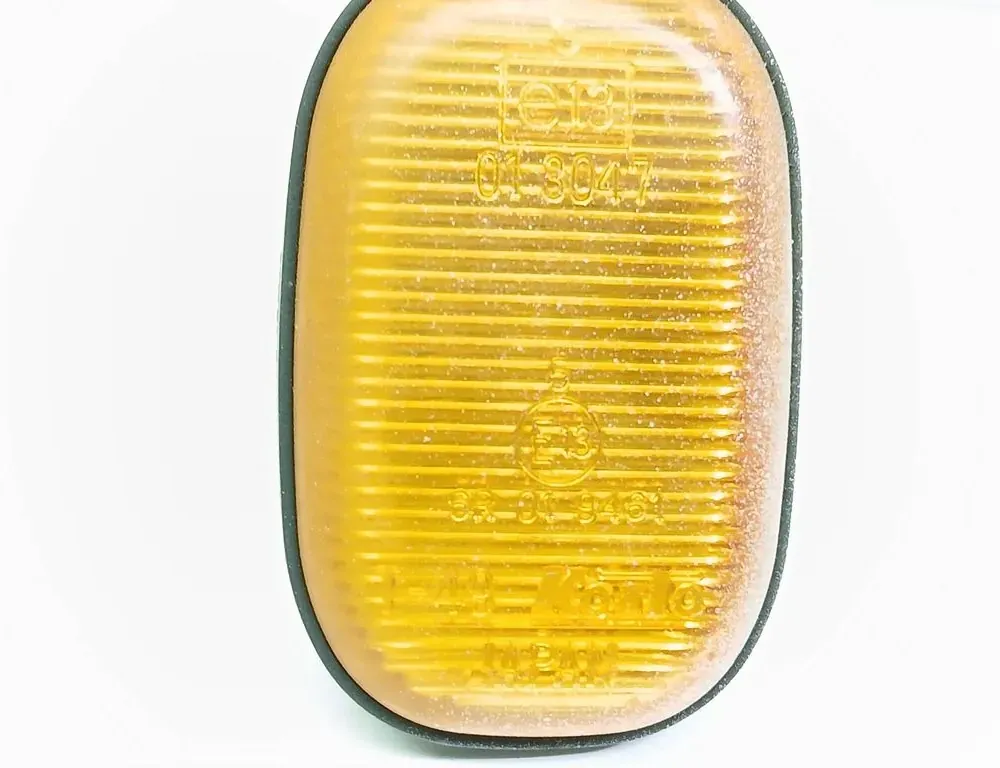 TOYOTA Avensis Verso 1 generation (2001-2003) Front Right Fender Turn Signal 013047 36189966