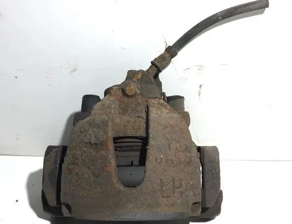 VOLVO V40 Cross Country 1 generation (2012-2020) Front Right Brake Caliper 33310870