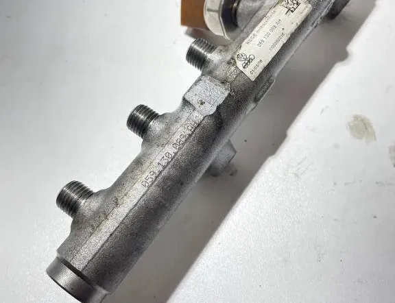 AUDI Q7 4M (2015-2024) Топливная рейка 059130089AH 33321113