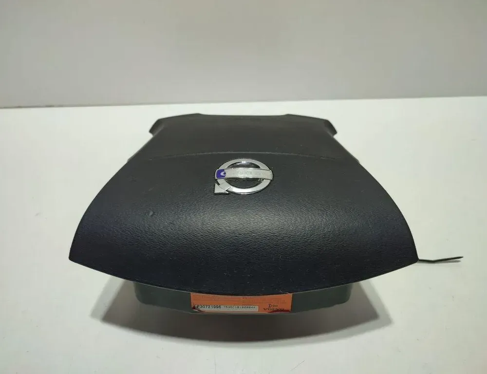 VOLVO V70 3 generation (2007-2020) Steering Wheel Airbag 33398887