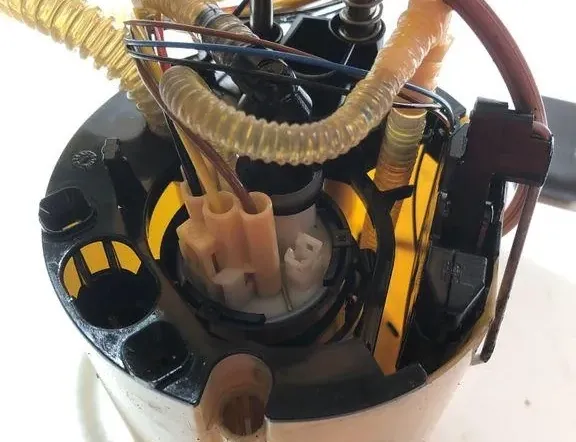 AUDI A5 Sportback 8T (2009-2011) In Tank Fuel Pump 8K0919050P 33399409