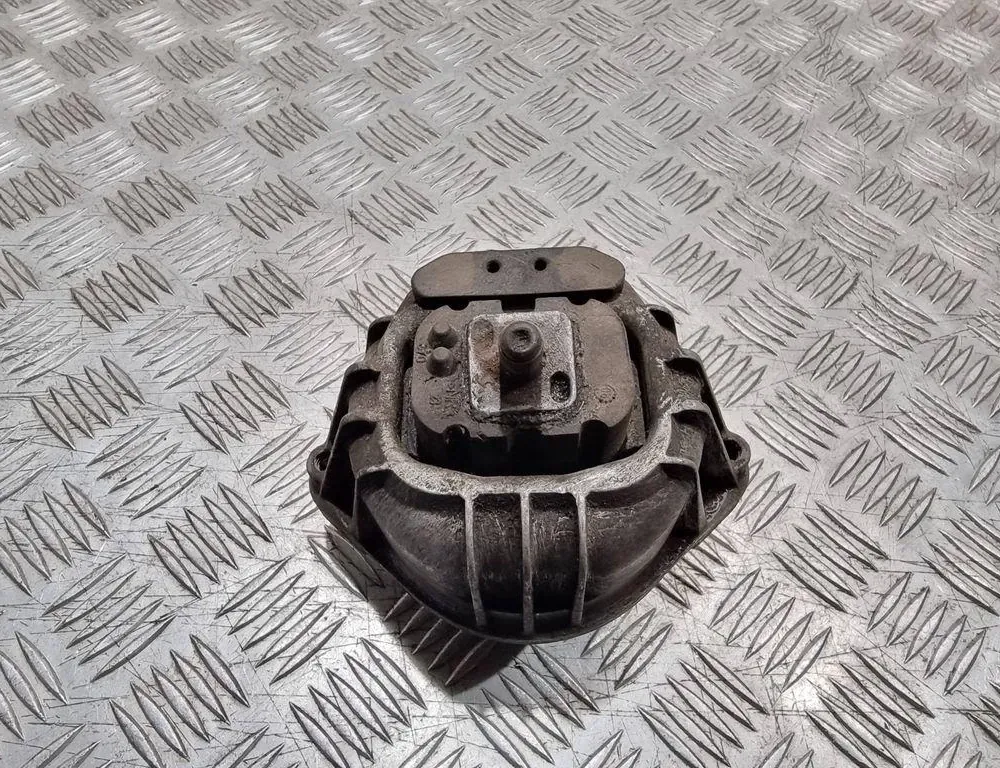 BMW 1 Series E81/E82/E87/E88 (2004-2013) Front engine mount 13981112 34158185