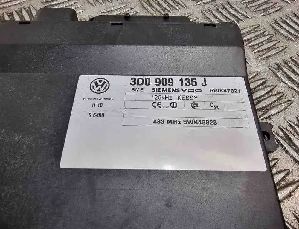 VOLKSWAGEN Touareg 1 generation (2002-2010) Brake system control unit 5WK47021,3D0909135J,5WK48823 32590126