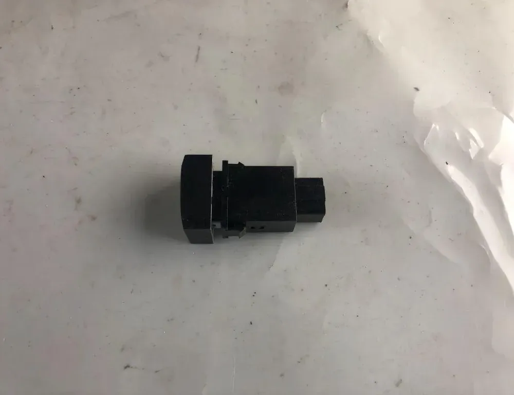KIA Sorento 1 generation (2002-2011) Кнопка обогрева лобового стекла 937103E000 35809464