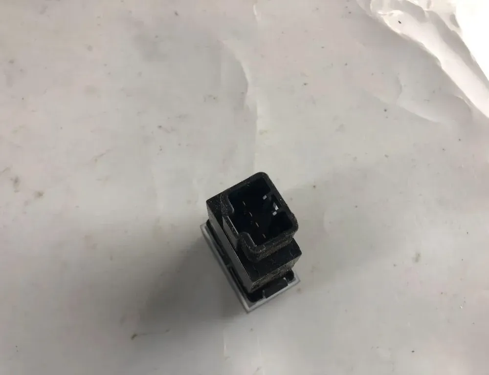 KIA Sorento 1 generation (2002-2011) Кнопка обогрева лобового стекла 937103E000 35809464