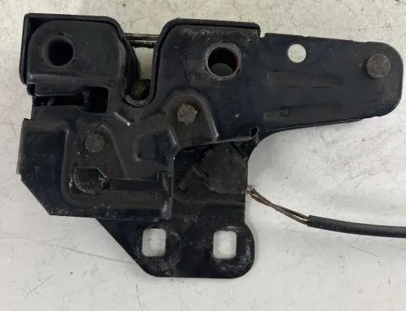 AUDI A6 C6/4F (2004-2011) Замок капота 35812599