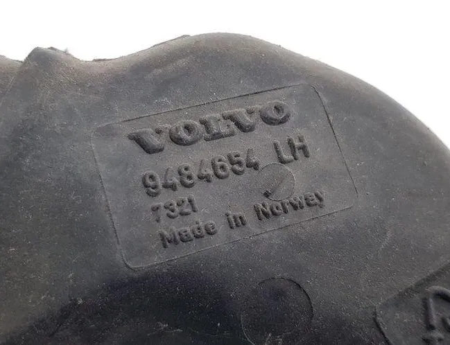 VOLVO V70 2 generation (2000-2008) Air Intake Tube 9484654,9484655 32273564