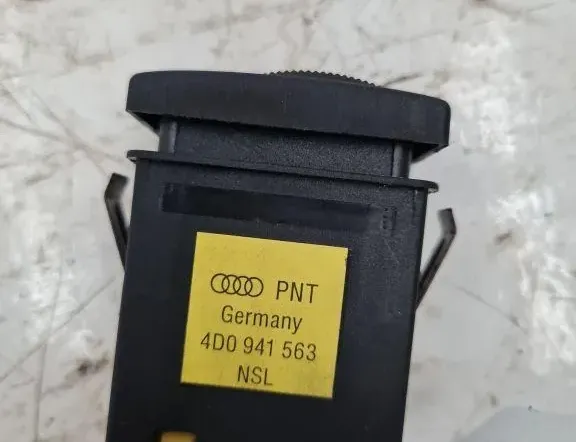 AUDI A4 B7/8E (2004-2008) Fog light switch 4D0941563 33289049