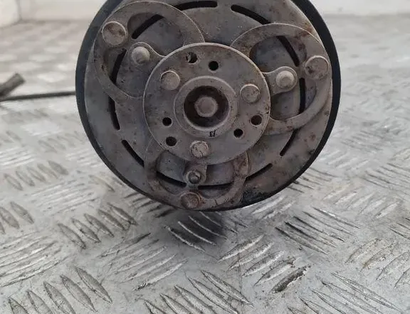 VOLVO V70 2 generation (2000-2008) Hасос кондиционера 34263056