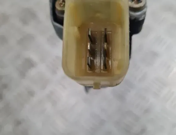 VOLVO V70 2 generation (2000-2008) Rear left door window lifter 34262871