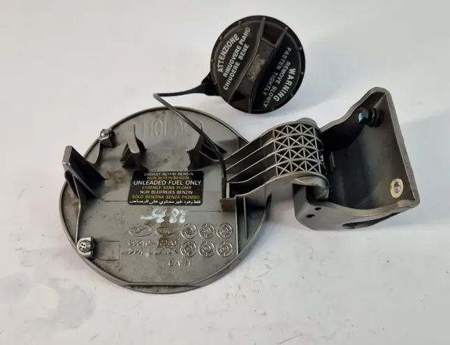 HYUNDAI i20 PB (1 generation) (2008-2014) Fuel Tank Flap 695101J000 33631280